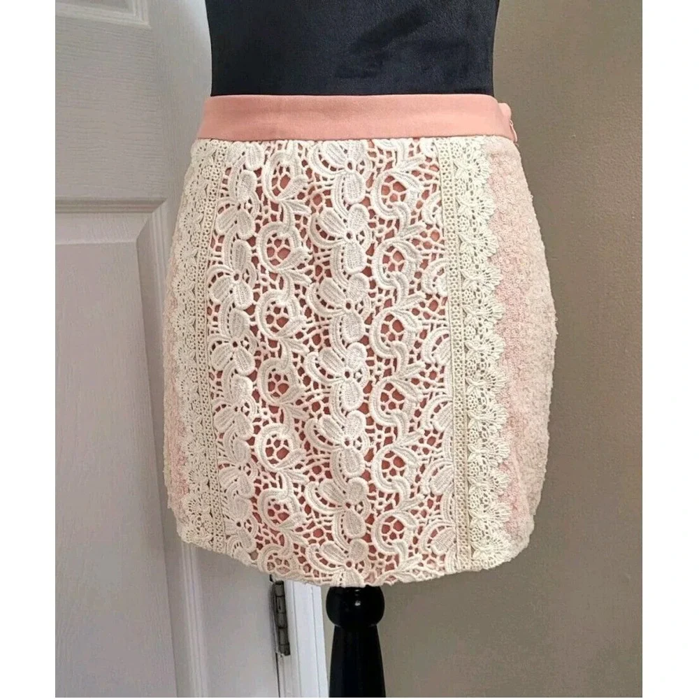 Champagne & Strawberry Sequin and Crocheted Skirt Size M NWT - Picture 2 of 10